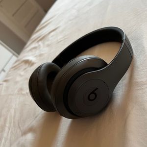 Beats - Studio3 Wireless Headphones